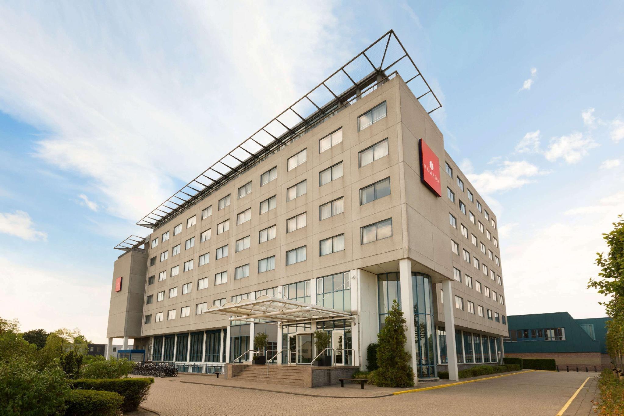 Ramada By Wyndham Amsterdam Airport Schiphol Hotel Badhoevedorp Exterior photo