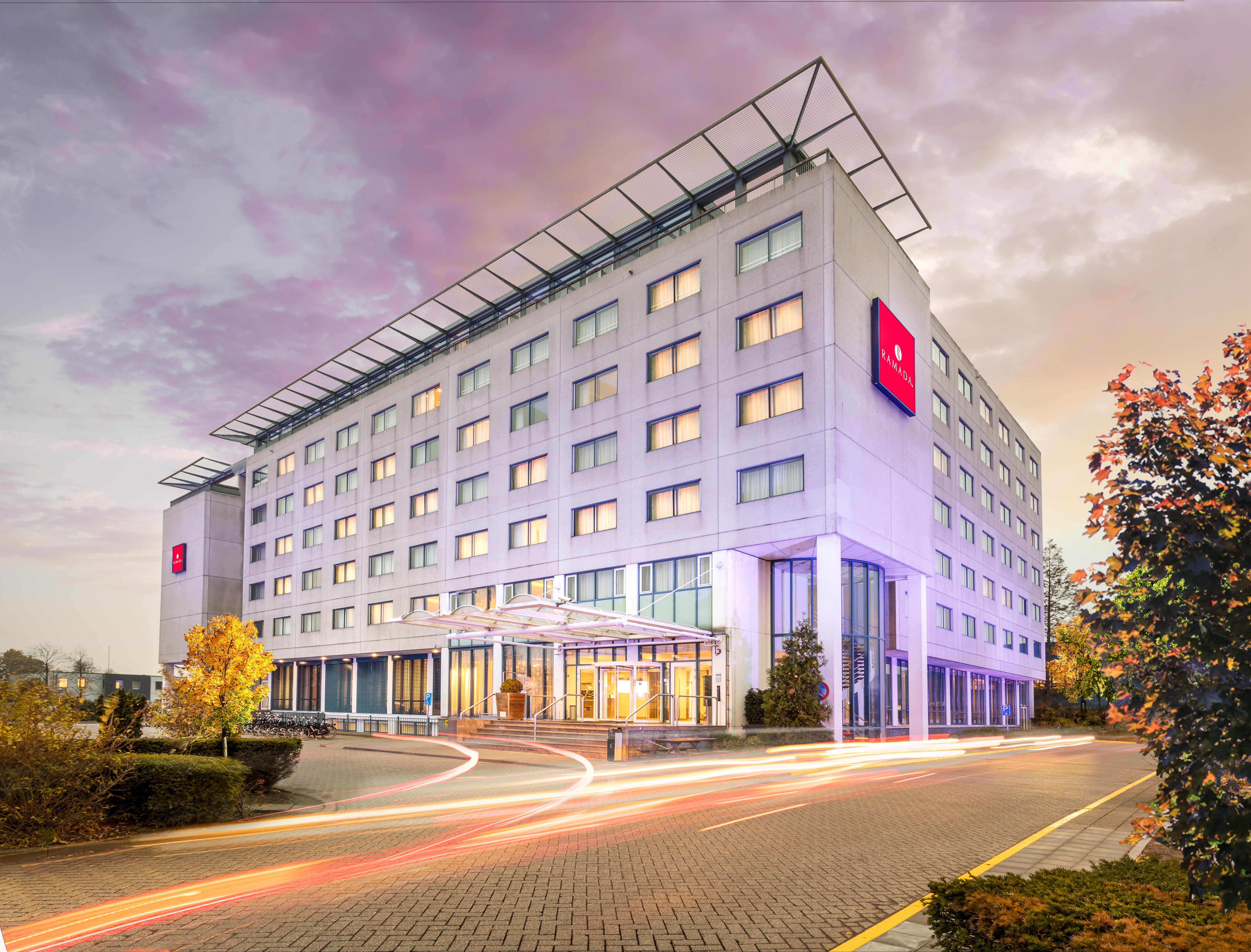 Ramada By Wyndham Amsterdam Airport Schiphol Hotel Badhoevedorp Exterior photo